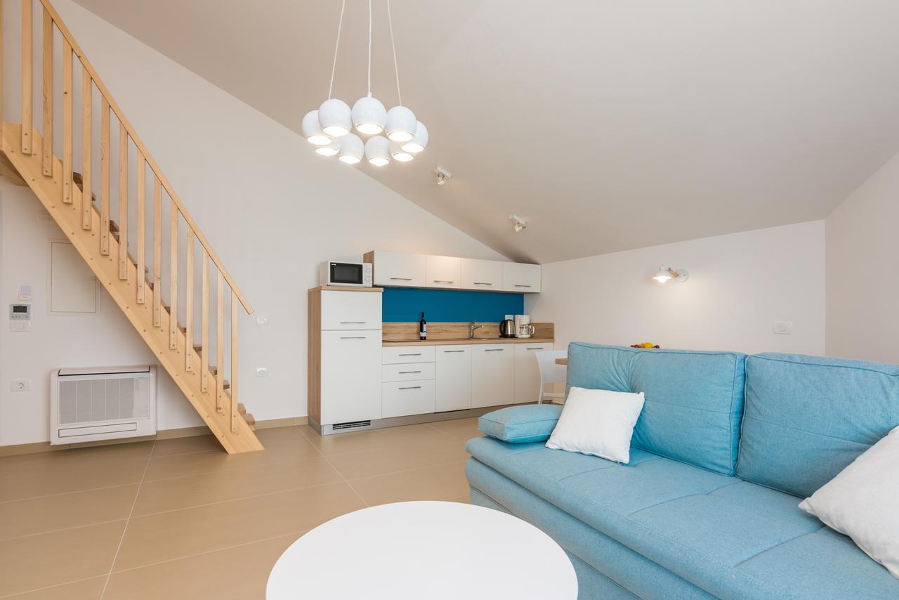 Apartments Vila 4M ราชานาส ภายนอก รูปภาพ