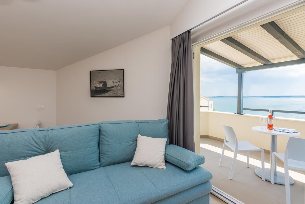 Apartments Vila 4M ราชานาส ภายนอก รูปภาพ