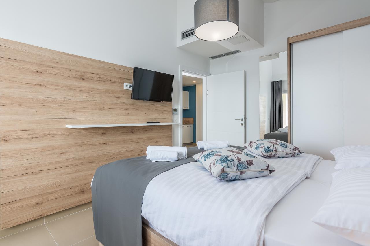 Apartments Vila 4M ราชานาส ภายนอก รูปภาพ