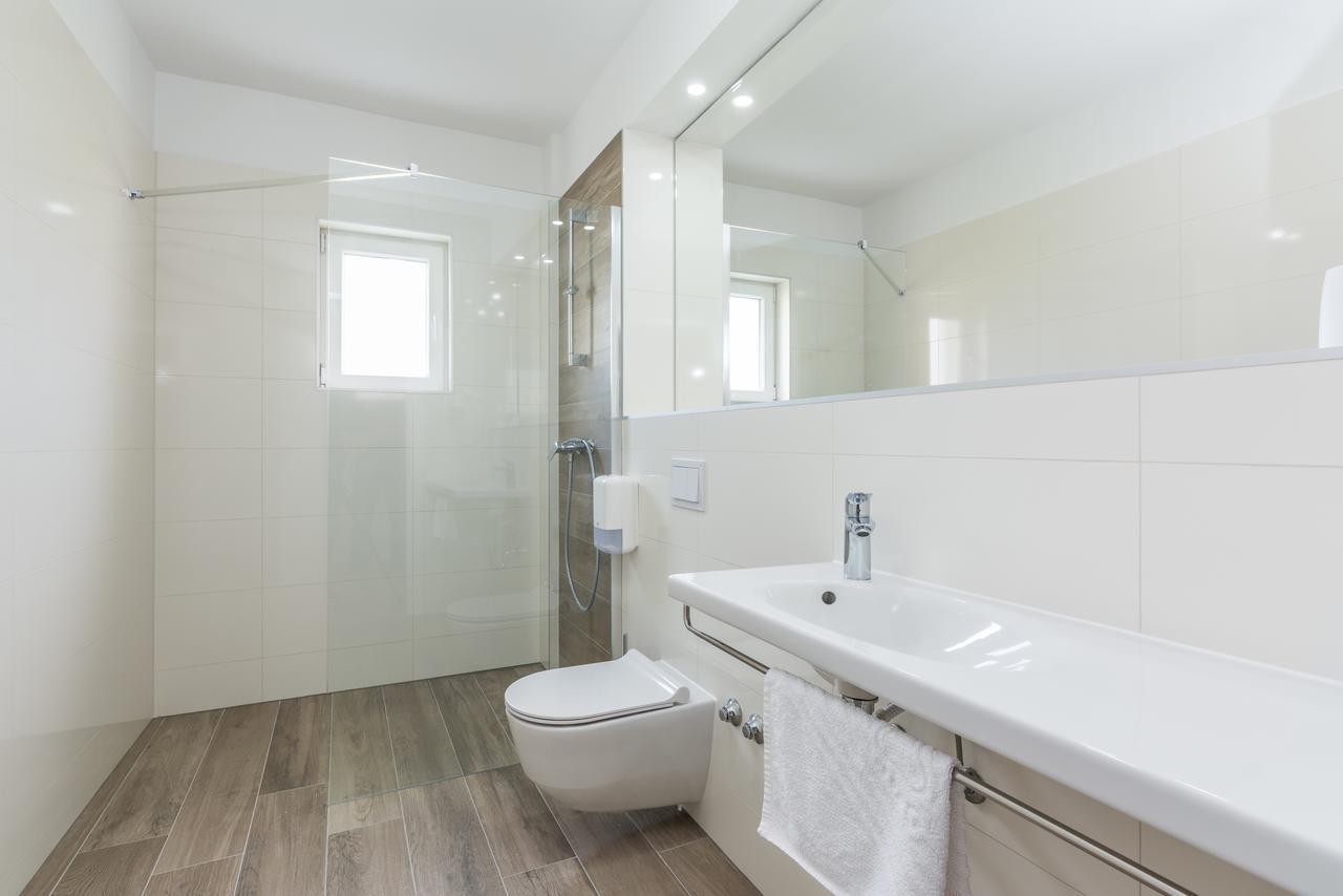 Apartments Vila 4M ราชานาส ภายนอก รูปภาพ