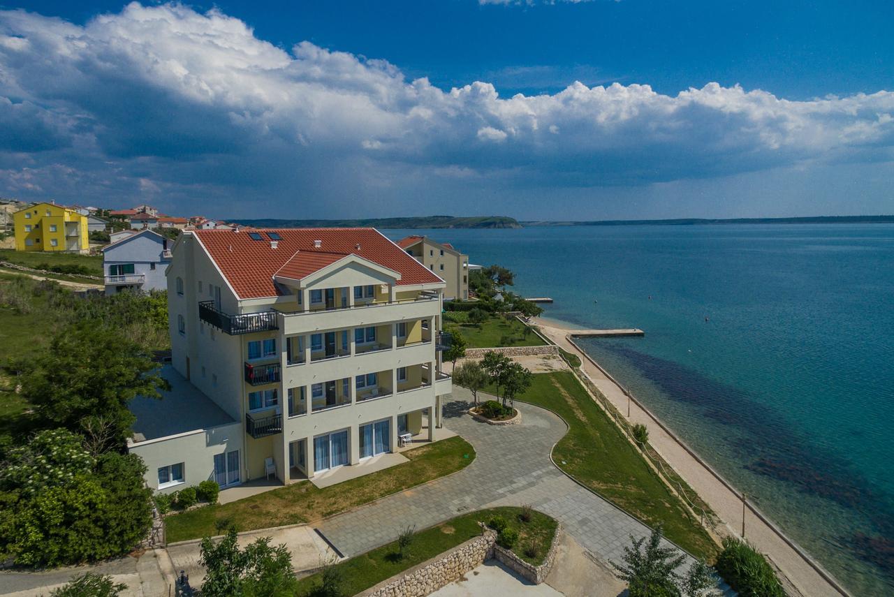 Apartments Vila 4M ราชานาส ภายนอก รูปภาพ